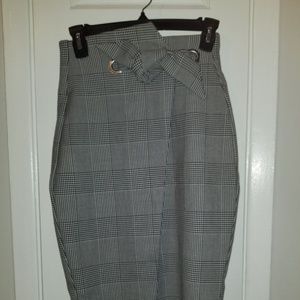 FOREVER 21 Black and white checkard pencil skirt